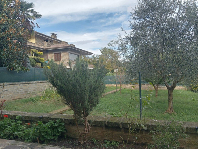 Villa in vendita a Bassano Romano (VT)