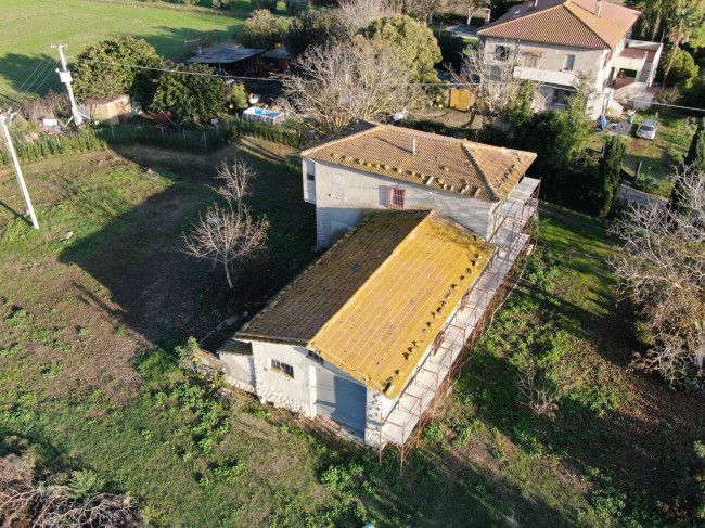 Rustico in vendita a Canino (VT)