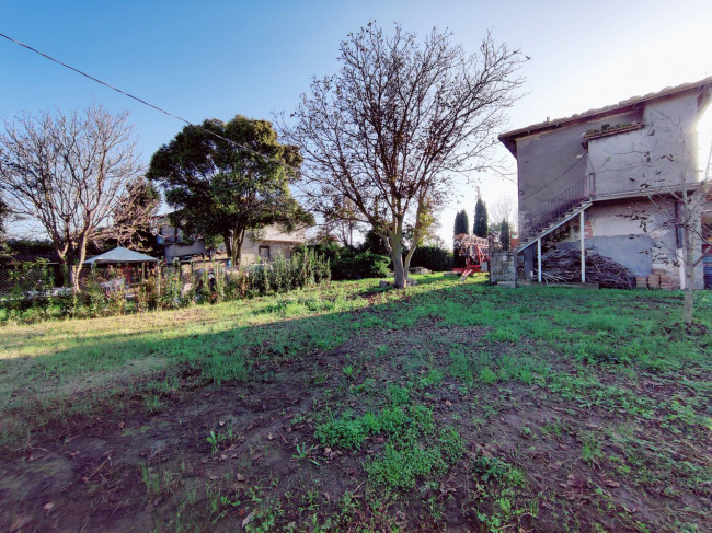 Rustico in vendita a Canino (VT)