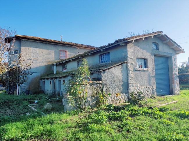 Rustico in vendita a Canino (VT)