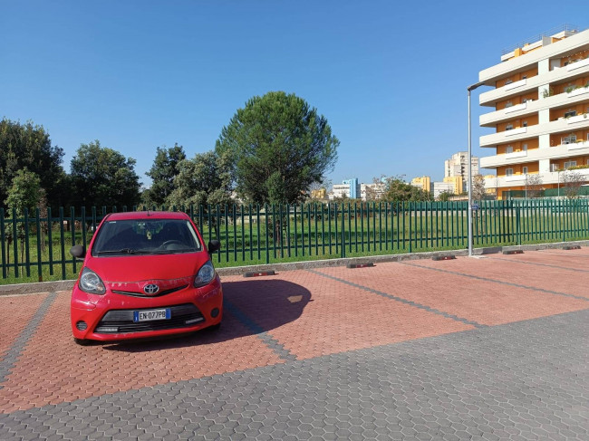 Fondo commerciale in affitto a Torrevecchia, Roma (RM)