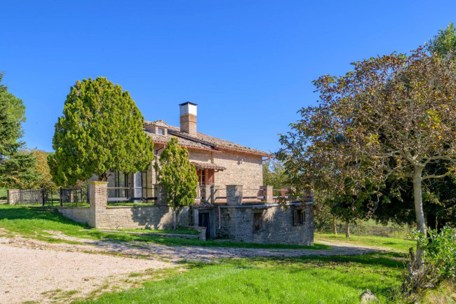 Rustico in vendita a Gubbio (PG)