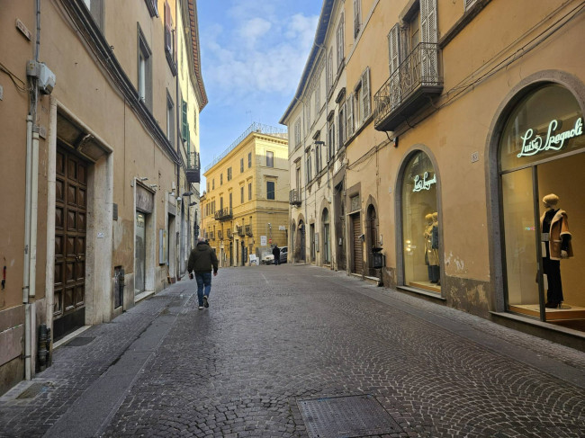 Fondo commerciale in affitto a Viterbo (VT)