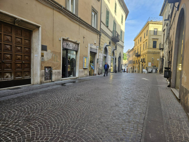 Fondo commerciale in affitto a Viterbo (VT)