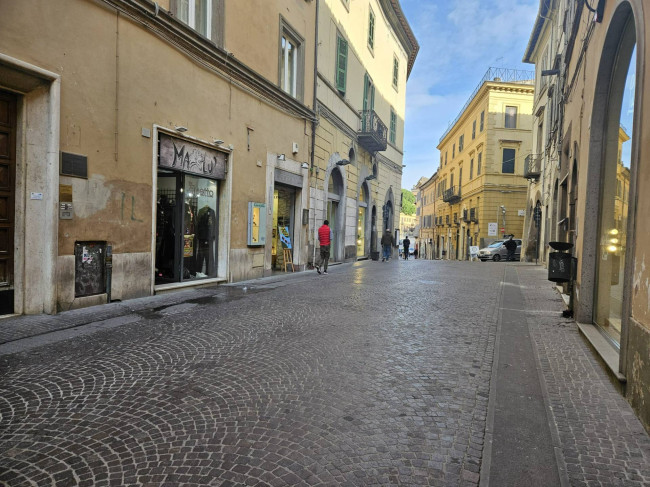 Fondo commerciale in affitto a Viterbo (VT)