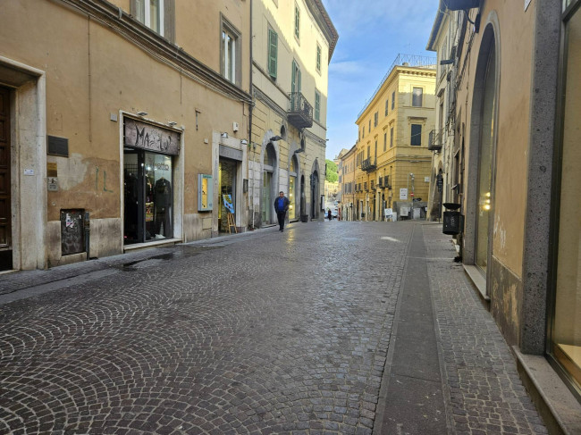 Fondo commerciale in affitto a Viterbo (VT)