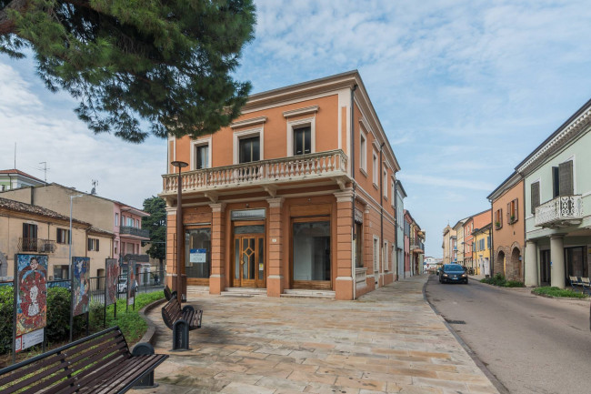 Fondo commerciale in vendita a Cattolica (RN)