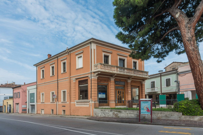 Fondo commerciale in vendita a Cattolica (RN)