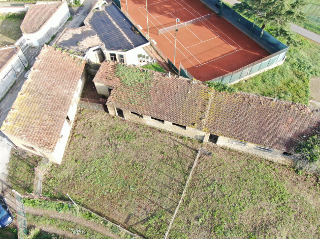 Magazzino in vendita a Canino (VT)