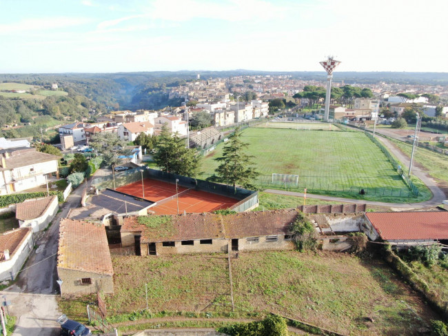 Magazzino in vendita a Canino (VT)