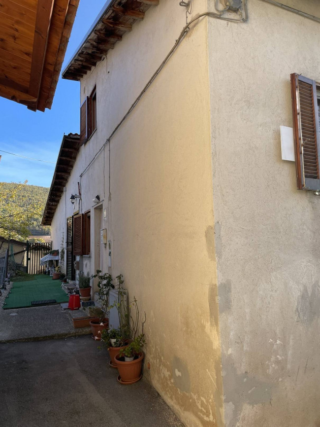 Porzione di casa in vendita a Avendita, Cascia (PG)