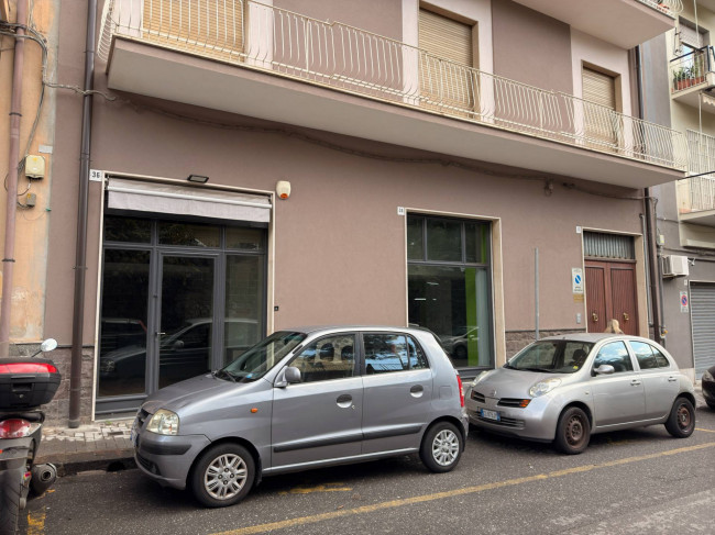 Negozio in affitto a Acireale (CT)