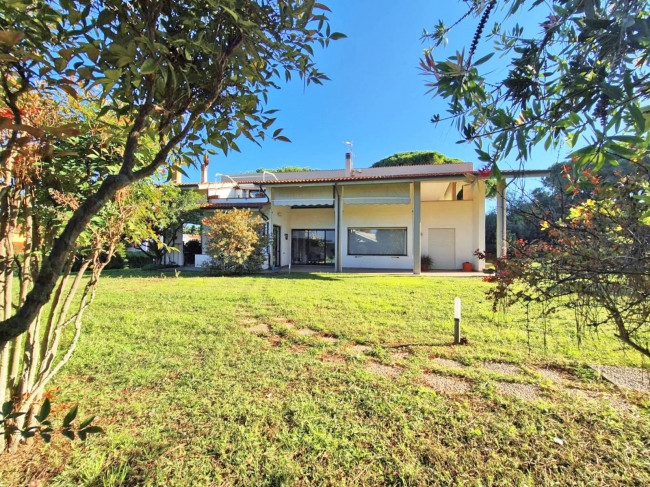 Villa in vendita a Marina Velca, Tarquinia (VT)