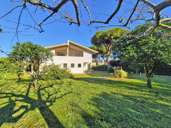 Villa in vendita a Marina Velca, Tarquinia (VT)