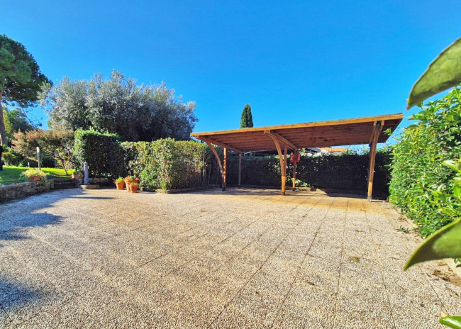 Villa in vendita a Marina Velca, Tarquinia (VT)