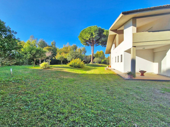 Villa in vendita a Marina Velca, Tarquinia (VT)