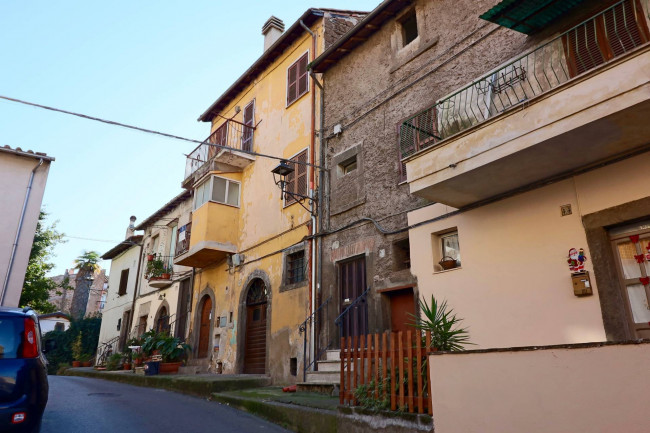 Casa indipendente in vendita a Vetralla (VT)