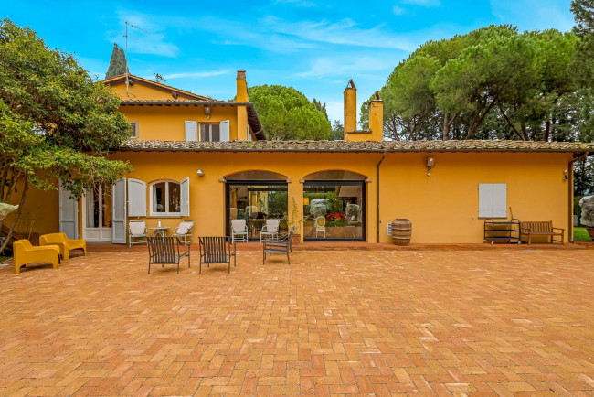 Villa in Vendita a San Giuliano Terme