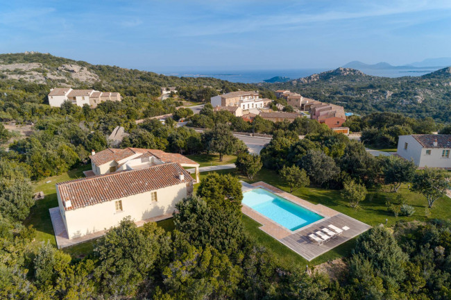 Villa in Vendita a Arzachena