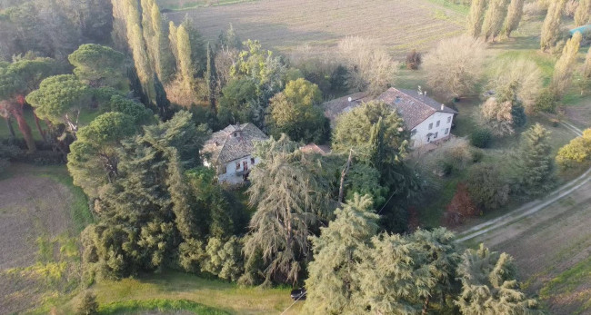 Historical villa: for sale in Cesena