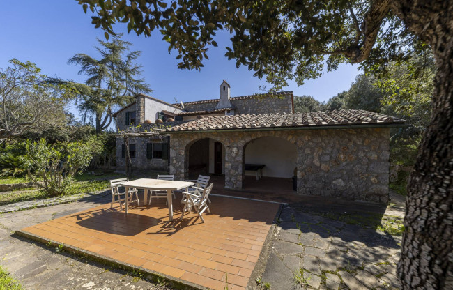 Villa in Vendita a Orbetello