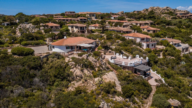 Villa in Vendita a La Maddalena