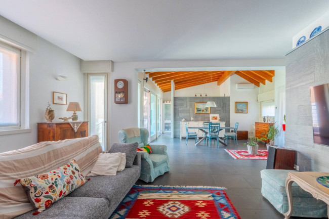 Villa in Vendita a Settimo Milanese