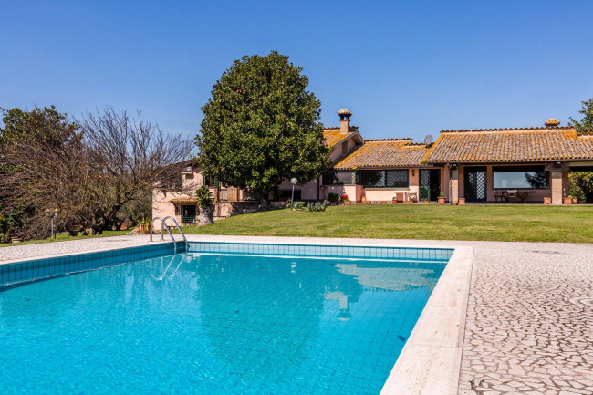 Villa in Vendita a Sacrofano