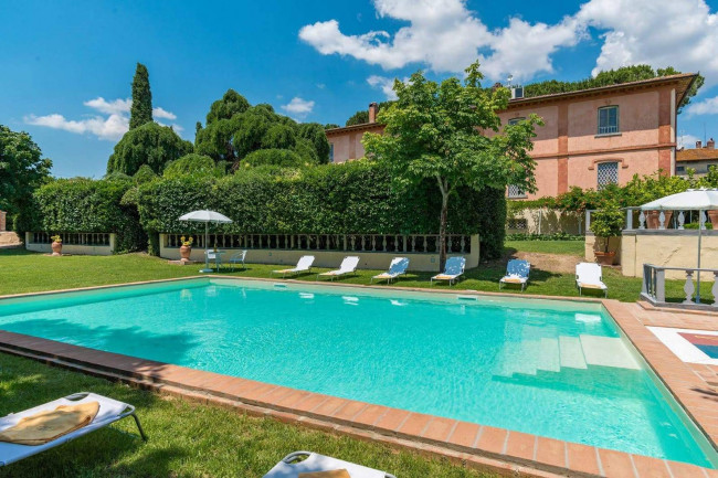 Villa storica in Vendita a Castiglione del Lago
