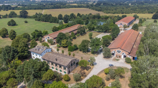 Tenuta in Vendita a Noceto