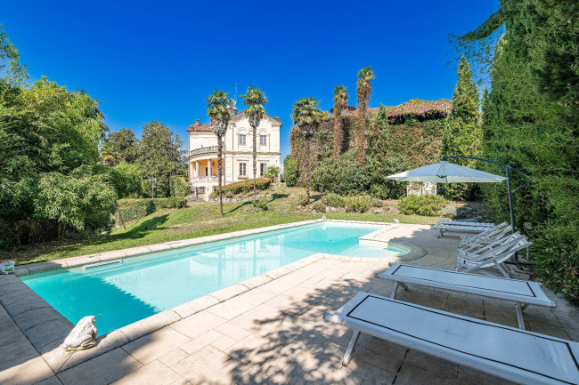 Historical villa: for Sale in Quaregna Cerreto