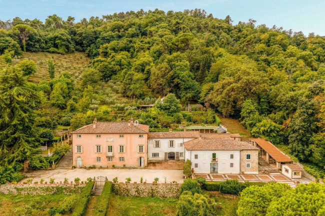 Villa storica in Vendita a Lucca