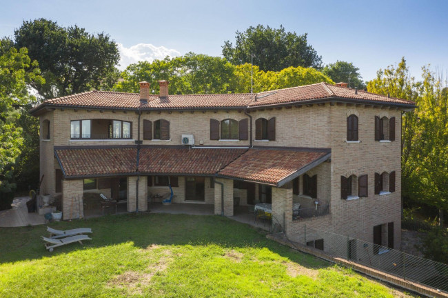 Villa in Vendita a Montefiore Conca