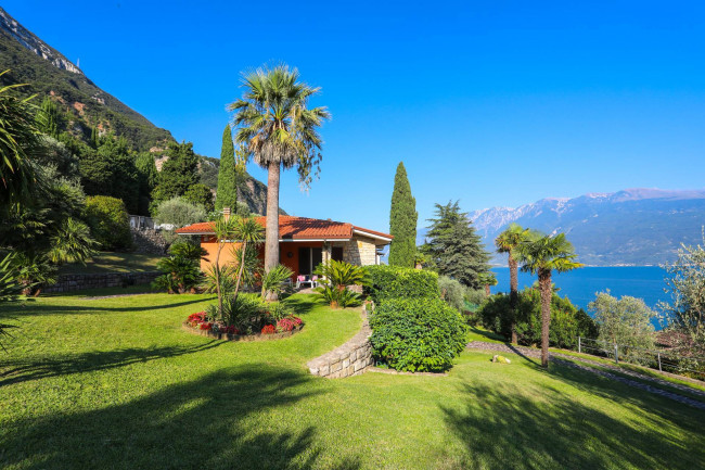 Villa in Vendita a Gargnano