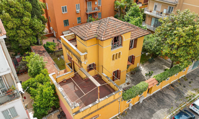 Villa storica in Vendita a Roma