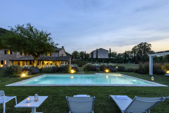 Rustic/Farmhouse/Court for Sale in Cagli