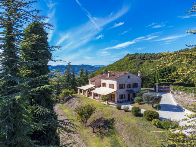 Rustic/Farmhouse/Court for Sale in Fermignano