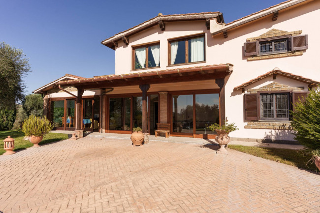 Villa in Vendita a Cerveteri