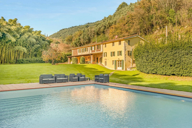 Tenuta in Vendita a Camaiore