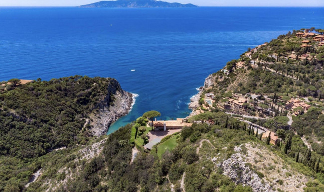 Villa for Sale in Monte Argentario