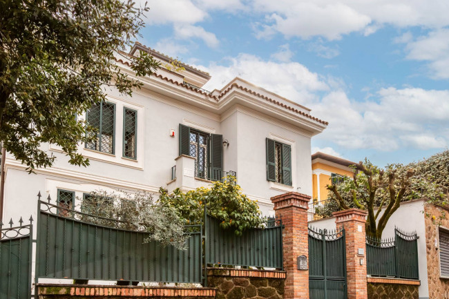 Villino in Vendita a Roma