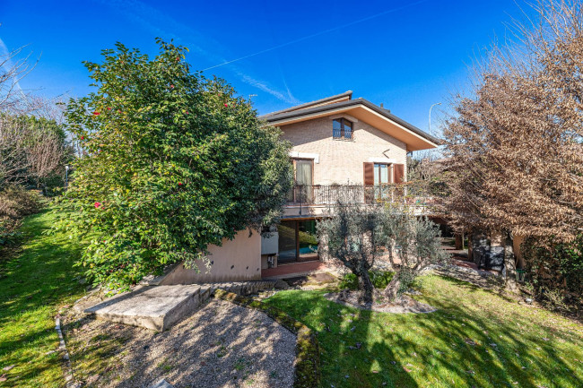 Villa in Vendita a Lesmo