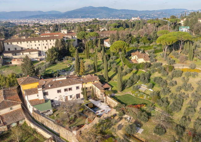 Villa storica in Vendita a Firenze