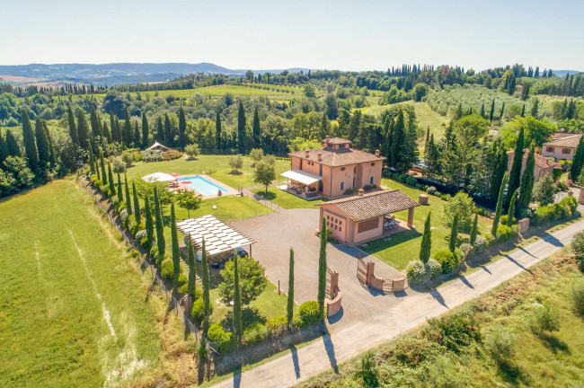 Villa in Vendita a Peccioli