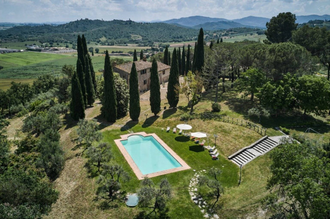 Colonica in Vendita a Magione