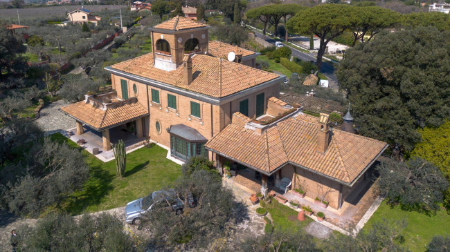 Villa for Sale in Marino