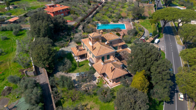 Villa in Vendita a Marino