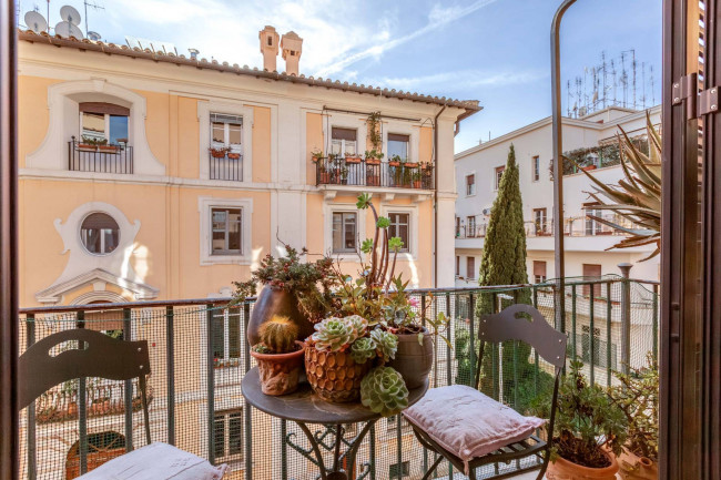Apartment for Sale in Roma