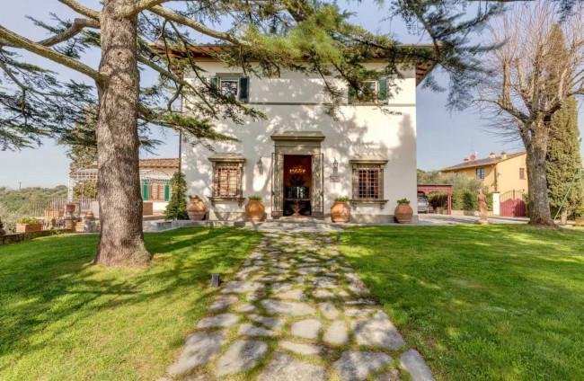 Historical villa: for Sale in San Casciano in Val di Pesa