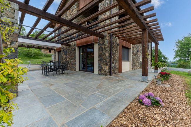 Villa in Vendita a Cairo Montenotte